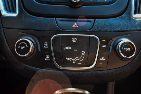 Used 2017 Chevrolet Malibu LT image 23