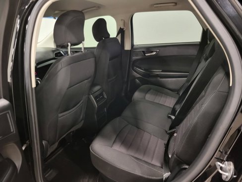 Used 2017 Ford Edge SE image 20