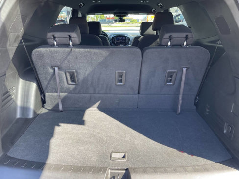 Used 2023 Chevrolet Traverse LT w/ Rear Camera Mirror Package image 6