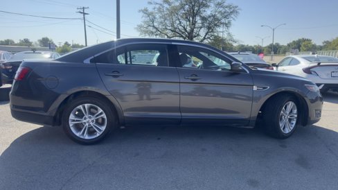Used 2017 Ford Taurus SEL image 8