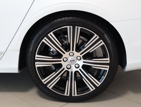 Used 2025 Volvo S90 B6 Plus w/ Protection Package Premier image 9