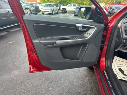 Used 2015 Volvo XC60 T5 image 11