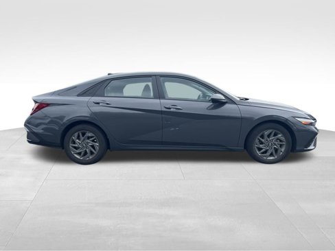 Used 2024 Hyundai Elantra SEL image 8