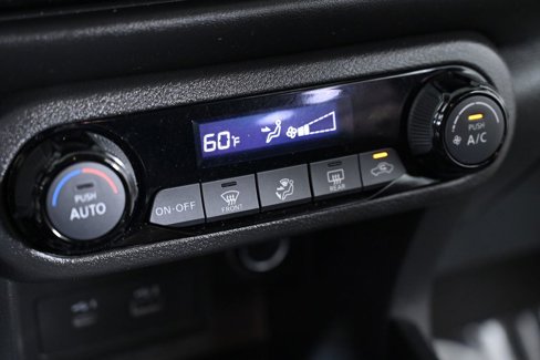 Used 2023 Nissan Kicks SR image 18