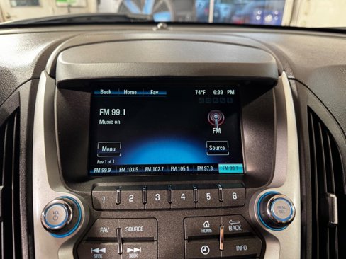 Used 2017 Chevrolet Equinox LT image 17