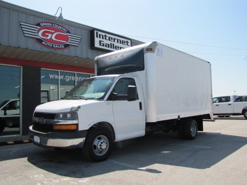 Used 2011 Chevrolet Express 4500 w/ Chrome Appearance Package image 2