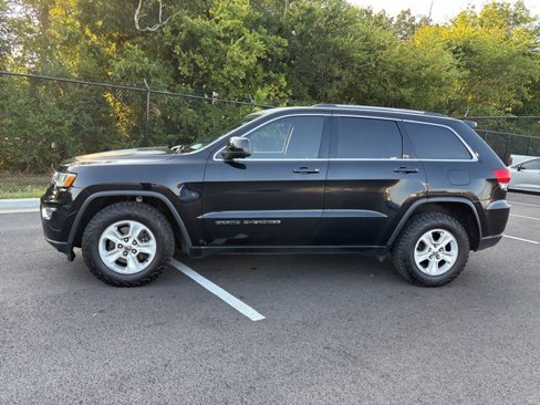 Used 2017 Jeep Grand Cherokee Laredo w/ Quick Order Package 2BE image 2