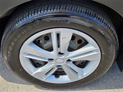 Used 2024 Nissan Kicks S image 12