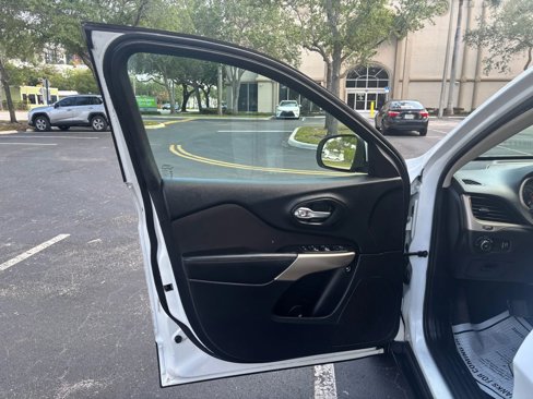 Used 2018 Jeep Cherokee Latitude image 30