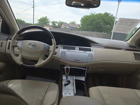 Used 2010 Toyota Avalon image 10