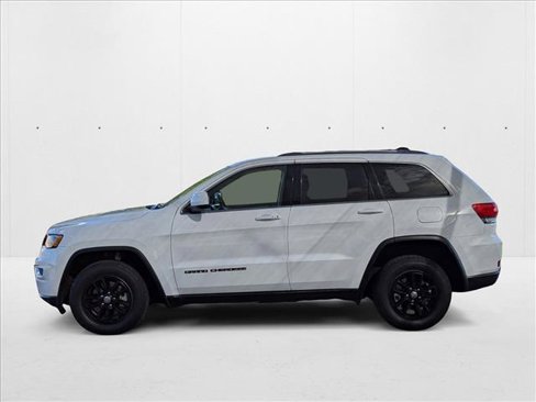 Used 2018 Jeep Grand Cherokee Laredo image 8