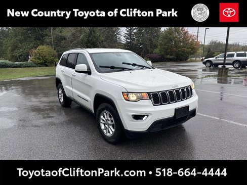 Used 2018 Jeep Grand Cherokee Laredo image 1
