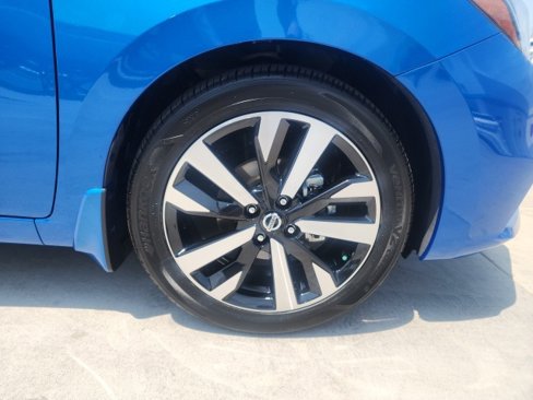 Used 2022 Nissan Versa SR image 12