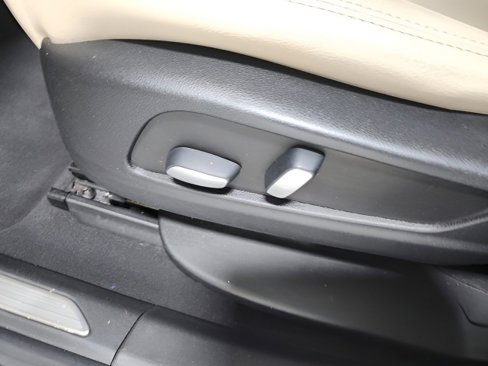 Used 2017 Cadillac XT5 FWD image 19