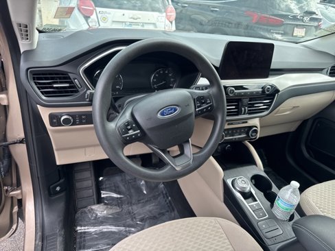 Used 2021 Ford Escape SE image 13