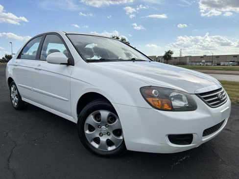 Used 2009 Kia Spectra EX image 2