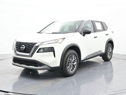 Used 2023 Nissan Rogue S image 1