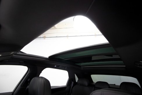 Used 2022 Bentley Bentayga image 38