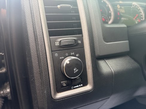 Used 2015 RAM 1500 Express image 18