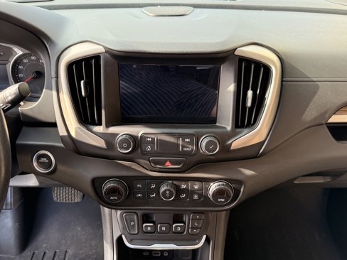 Used 2019 GMC Terrain Denali w/ Advanced Safety Package image 17