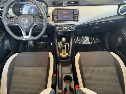 Used 2021 Nissan Versa SV image 12