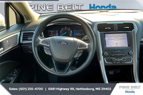 Used 2019 Ford Fusion SE image 5