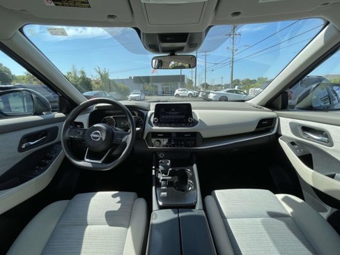 Used 2023 Nissan Rogue SV image 24