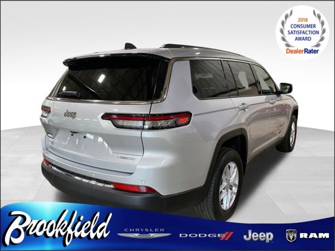 Used 2023 Jeep Grand Cherokee L Laredo image 8