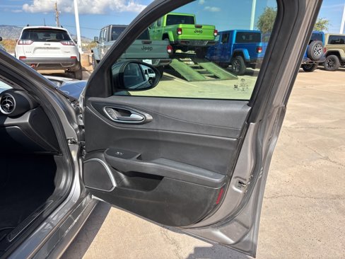 Used 2018 Alfa Romeo Giulia image 25