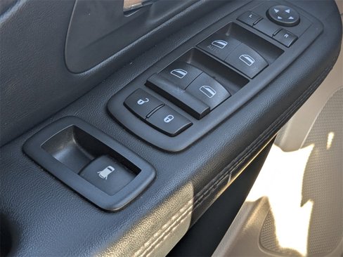 Used 2019 Dodge Grand Caravan SXT image 22