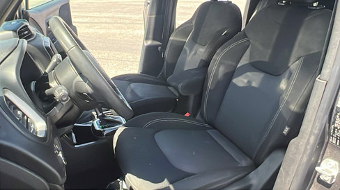 Used 2021 Jeep Renegade Latitude image 18
