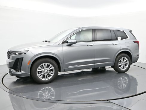 New 2025 Cadillac XT6 Luxury image 2