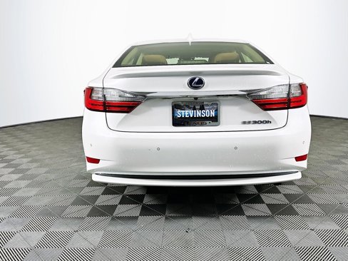 Used 2017 Lexus ES 300h image 6