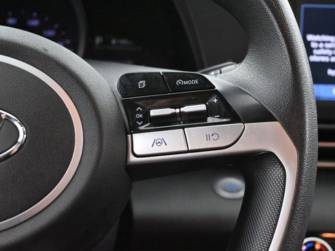 Used 2021 Hyundai Elantra SEL image 17