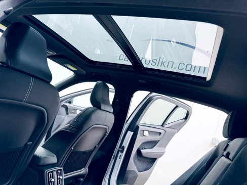 Used 2022 Volvo XC40 T5 R-Design w/ Advanced Package image 36