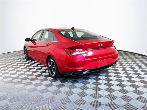 Used 2021 Hyundai Elantra SEL w/ Convenience + Premium Package image 4
