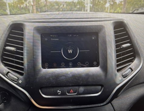 Used 2019 Jeep Cherokee Latitude w/ Cold Weather Group image 24