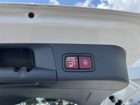 Used 2023 Mercedes-Benz GLB 250 image 33
