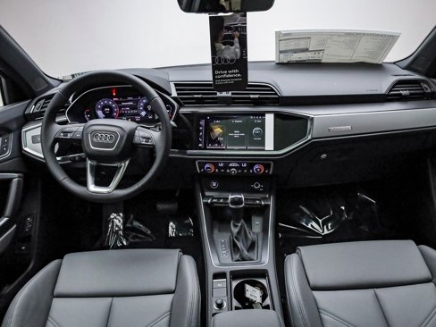New 2025 Audi Q3 2.0T Premium image 14