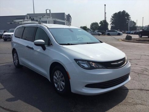 Certified 2020 Chrysler Voyager L image 1