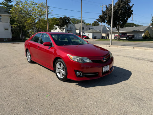 Used 2013 Toyota Camry SE image 1