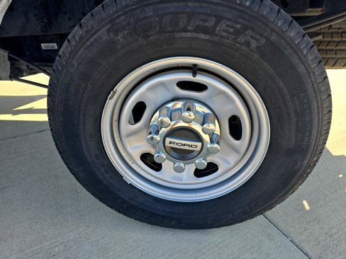 Used 2022 Ford F250 XL w/ Power Equipment Group image 15