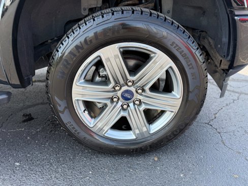 Used 2018 Ford F150 XLT w/ Equipment Group 302A Luxury image 26