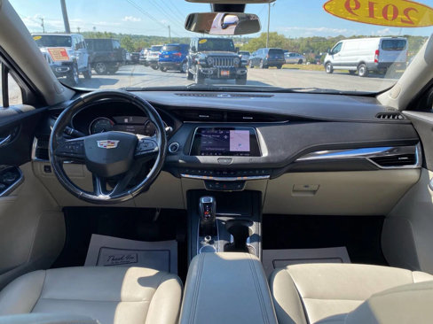 Used 2019 Cadillac XT4 Luxury w/ Cold Weather Package image 25