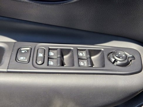 Used 2023 Jeep Renegade Latitude image 36