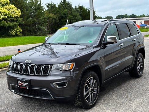 Used 2017 Jeep Grand Cherokee Limited image 2