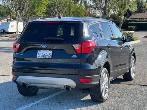 Used 2019 Ford Escape SE image 3