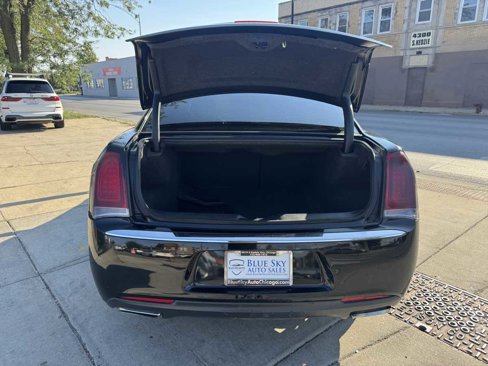 Used 2019 Chrysler 300 Limited image 21