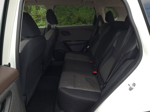 Used 2022 Nissan Rogue S image 24