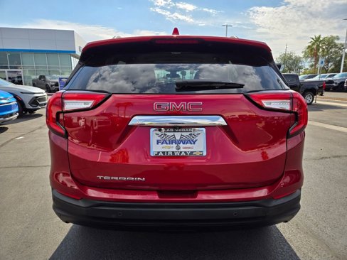 Used 2022 GMC Terrain SLE w/ Driver Convenience Package image 4